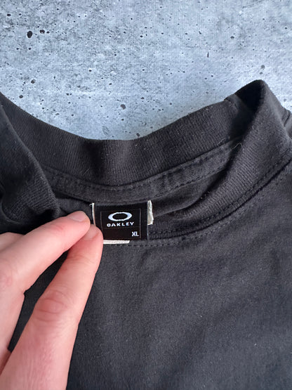 Oakley Center Logo Embroidered Long-sleeve (XL)